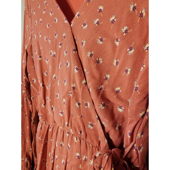 9. Orange ditsy floral v-neck surplice wrap waist smocked long sleeve dress - Picture 6 of 7